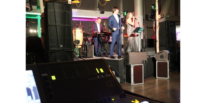 Выступление кавер группы Fusion Band и Владимира Преснякова в ресторане Sixty в Новогоднюю Ночь 2014-2015.