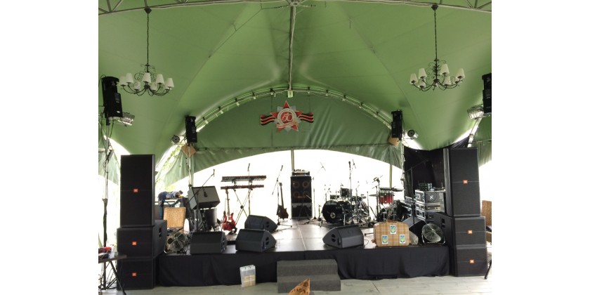 Выступление группы Bulldozer Band и кавер группы Toronto Band в Яхт-Клубе Буревестник 30.05.2015.