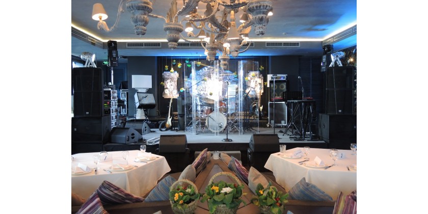 Выступление кавер группы GQ Band, группы Республика и Вили Токарева на мероприятие в ресторане Бабель 08.05.2016.